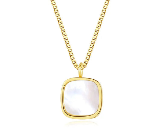 Perla Mother of Pearl Pendant Necklace